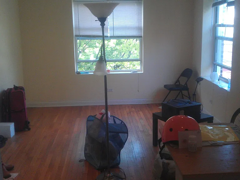 943 E 52nd St #3 — Photo 1
