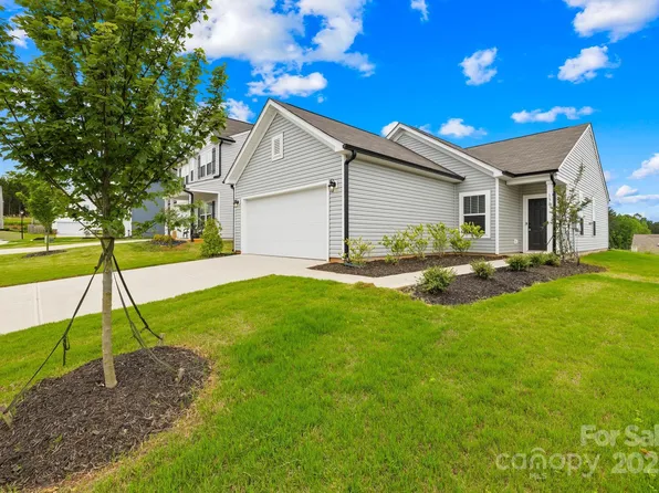 130 Slalom St, Statesville, NC 28677