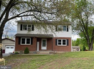 1086 Levengood Rd, Pottstown, PA 19464