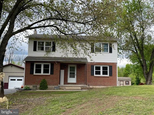 1086 Levengood Rd, Pottstown, PA 19464