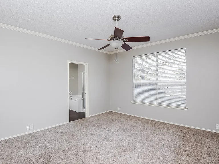 8300 Orleans Ln — Photo 10