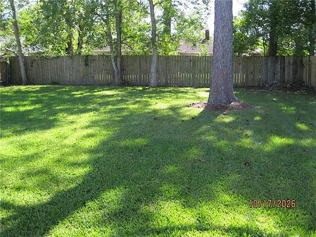 3 bed, 2.0 bath, 1100 sqft, $1,700 — Photo 2