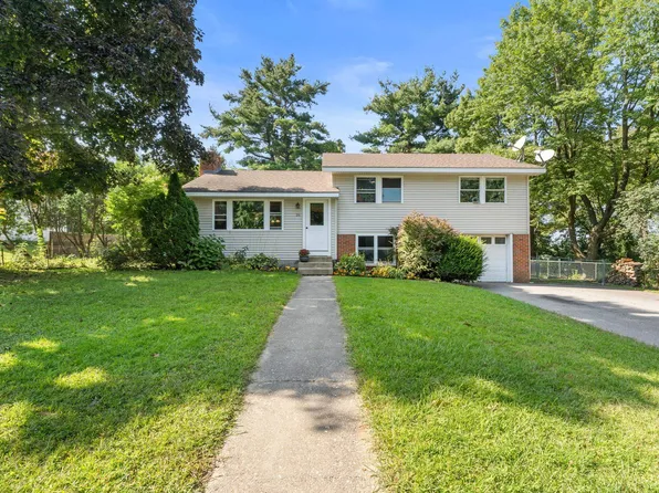 26 Country Club Drive, South Burlington, VT 05403