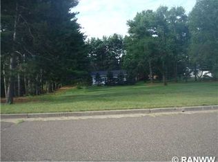 8 Cummings Ct, Eau Claire, WI 54701