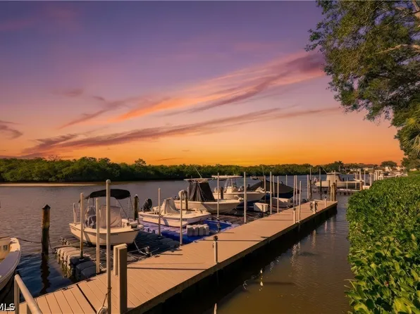 242 Newport Dr APT 509, Naples, FL 34114