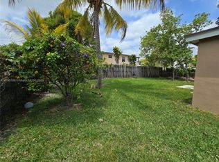 724 SW 7th Ter #12, Hallandale, FL 33009