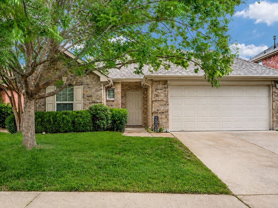 1st image of 2906 Holly Ln