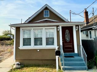 10203 Rau Ct, Jamaica, NY 11414