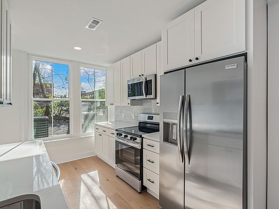 4th image of 513 N Central St APT 1