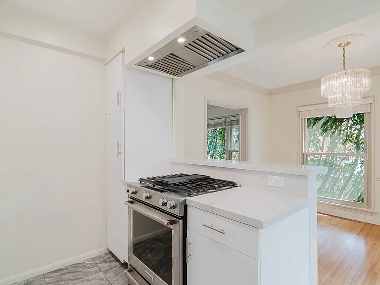 5962 San Vicente Blvd #4 — Photo 18