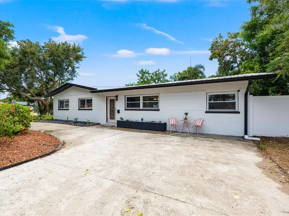 3755 Beach Dr SE, Saint Petersburg, FL 33705