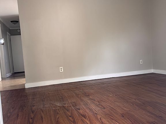 4th image of 214 2nd Ave