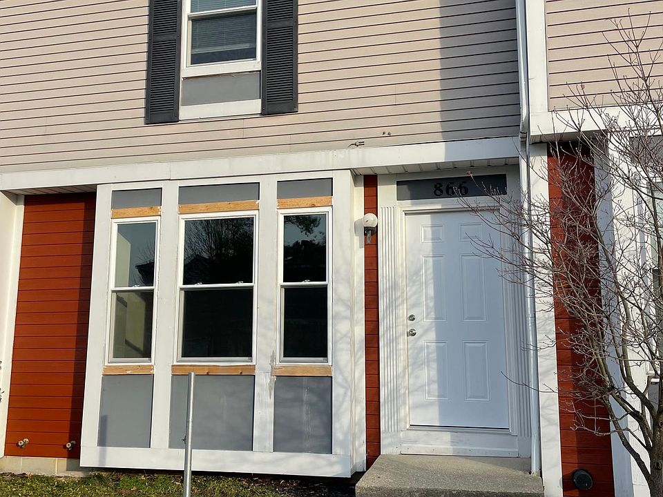 1st image of 866 Pine Way Dr