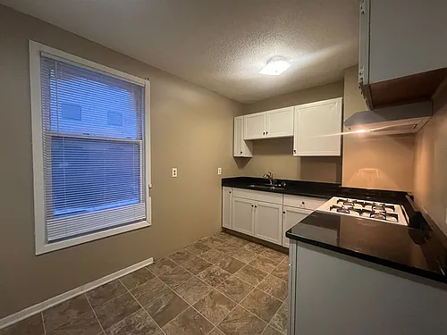 581 Park Street Photo 1