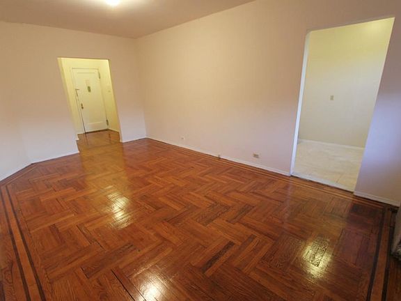 3rd image of 4415 43rd Ave APT K6