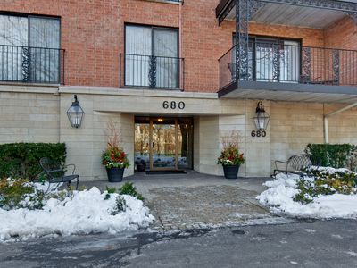 680 Green Bay Rd APT 205, Winnetka, IL, 60093