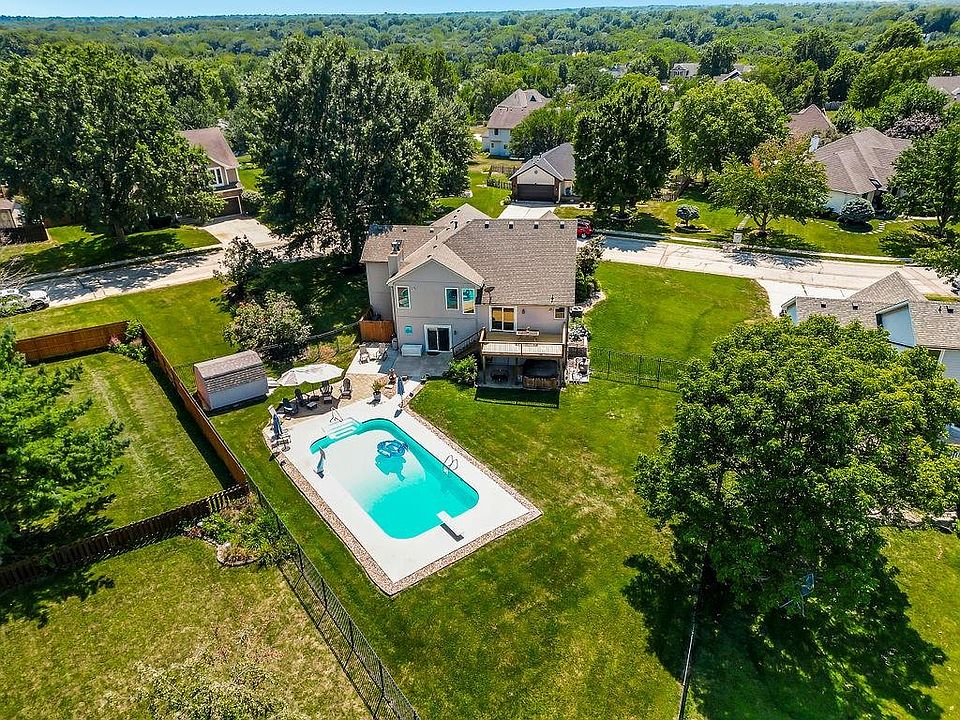 1st image of 1505 SW Crystal Creek Pl