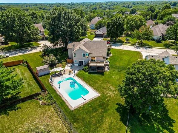 1505 SW Crystal Creek Pl, Blue Springs, MO 64015