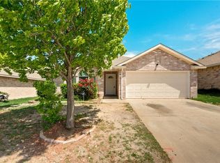 5140 E Rim Rd, Dallas, TX 75211