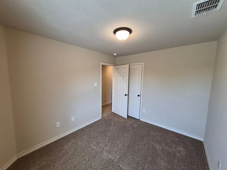 6850 Lakeview Dr #101 — Photo 17