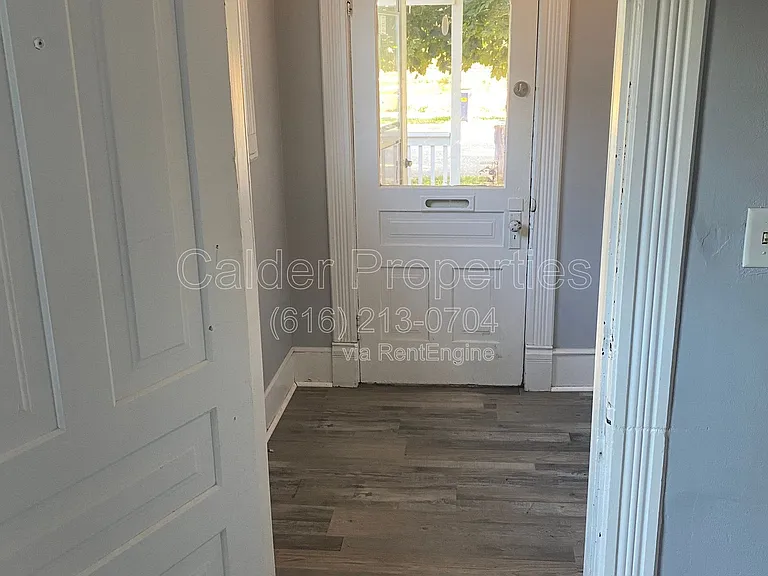 143 Page St NE #1 — Photo 2