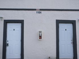 1104 22nd St, West Palm Beach, FL