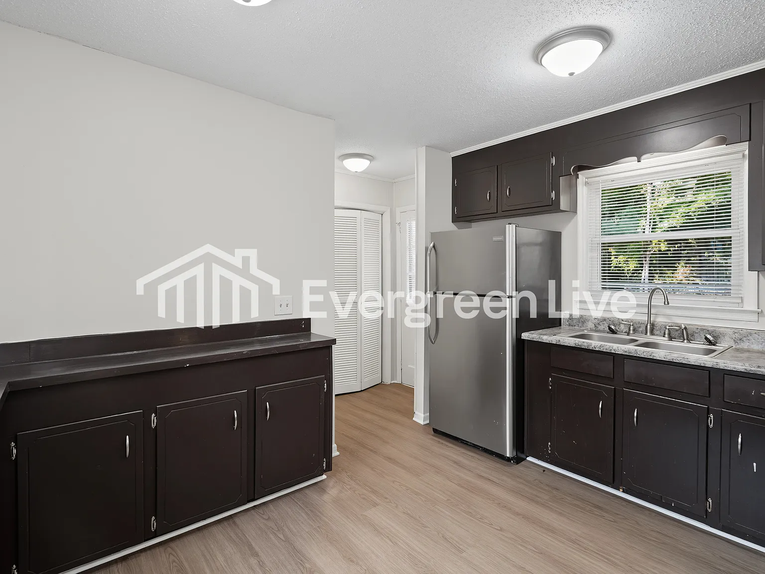 3 bed, 2.0 bath, 1244 sqft, $1,595 — Photo 4