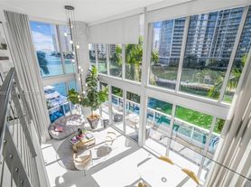 200 Biscayne Boulevard Way
