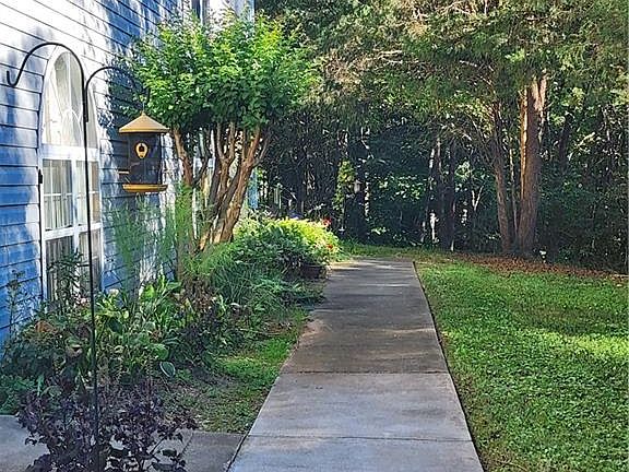 5th image of 512 Rivertree Ln