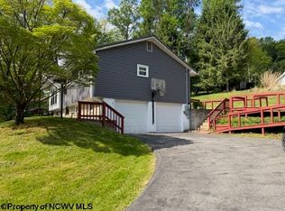 169 Evergreen Cir, Philippi, WV 26416