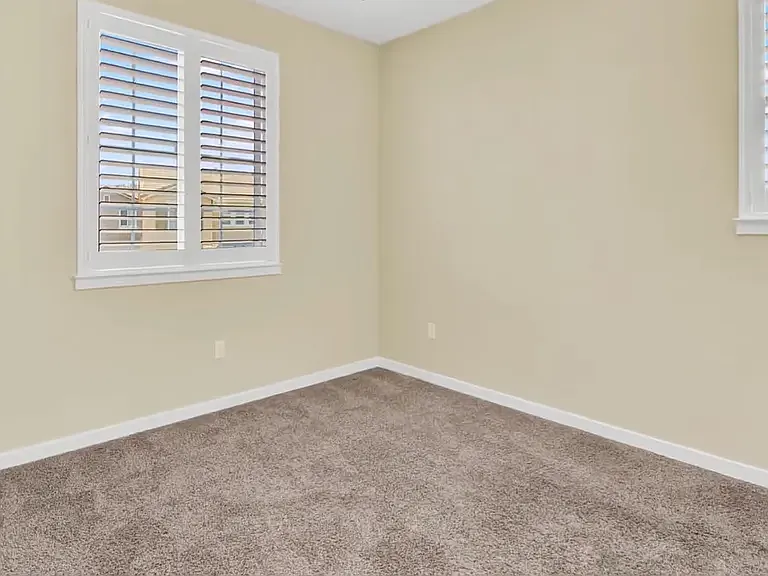 394 Huntsville Ct — Photo 2