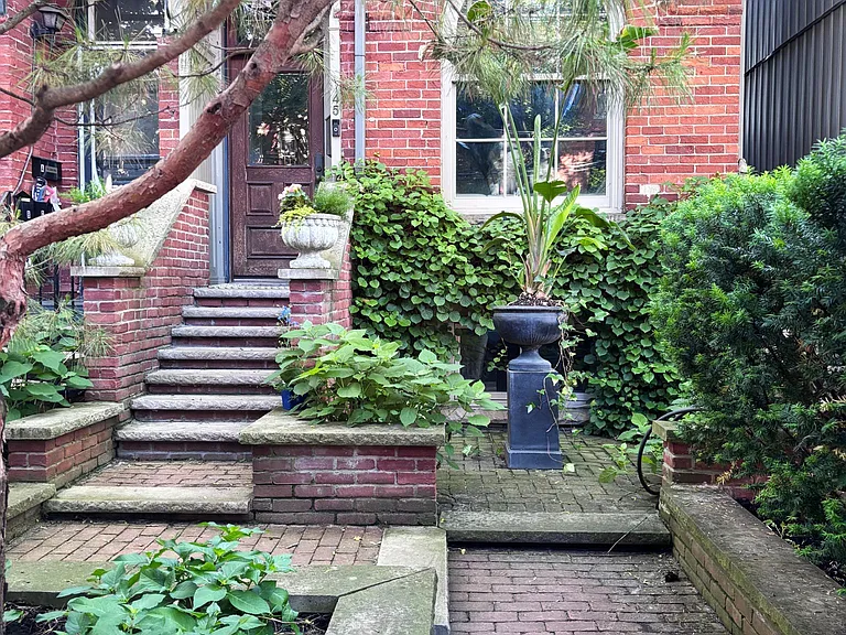 45 Grant St — Photo 1