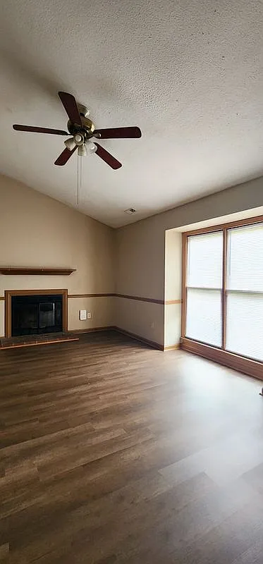 2 bed, 2.0 bath, 1150 sqft, $950 — Photo 2