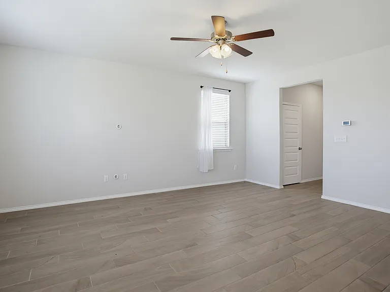 10803 Airmen Dr — Photo 5