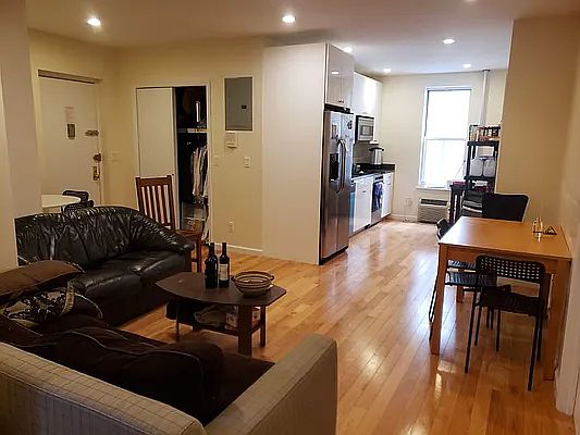 5th image of 247 Wadsworth Ave APT 3T