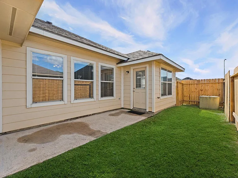 15107 Summer Sunset Dr — Photo 2