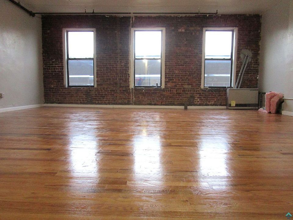 2nd image of 1131 Myrtle Ave APT 304