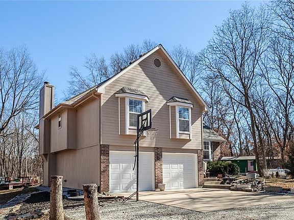 2nd image of 1685 NW 785th Rd