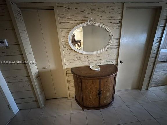5th image of 1901 Brickell Ave APT B1010