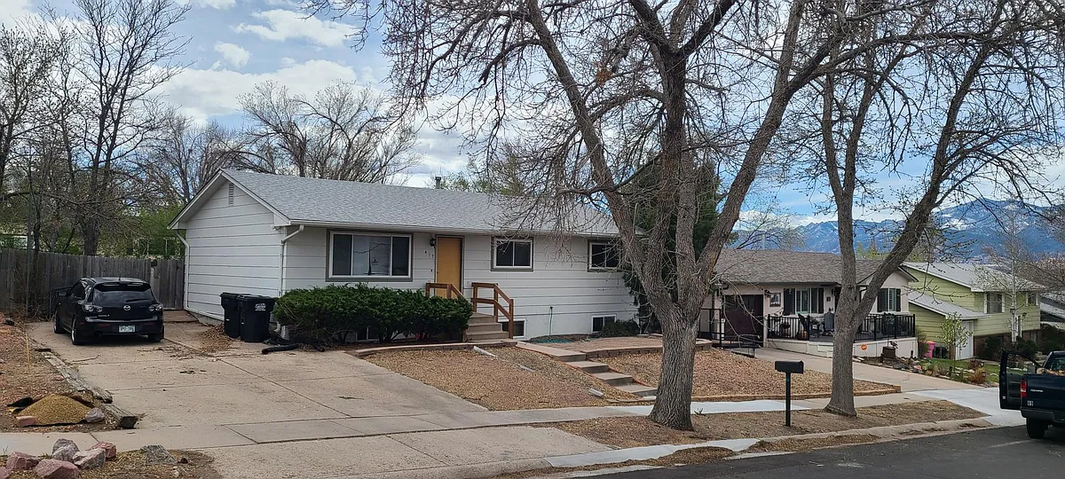 Building Photo - 417 Maplewood Dr