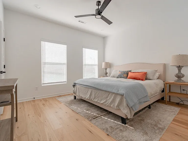 1316 S College Ave — Photo 12