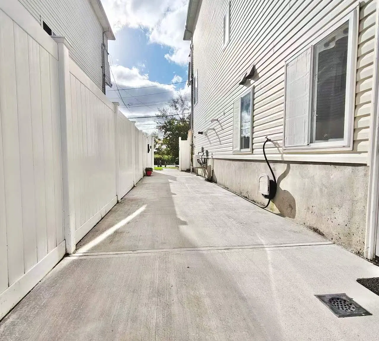 521 Mill Rd — Photo 1