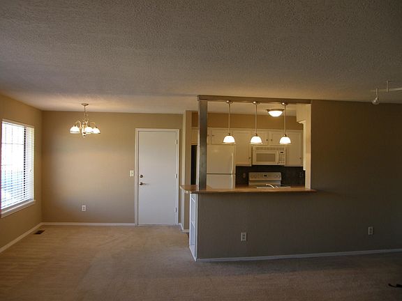Front door to dining & kitchen