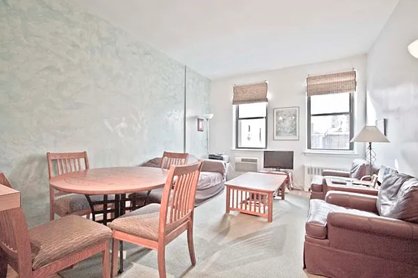 Rented by ROOM Real Estate | media 6