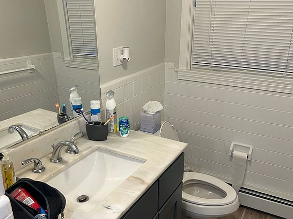 5th image of 320 Eaton St #3