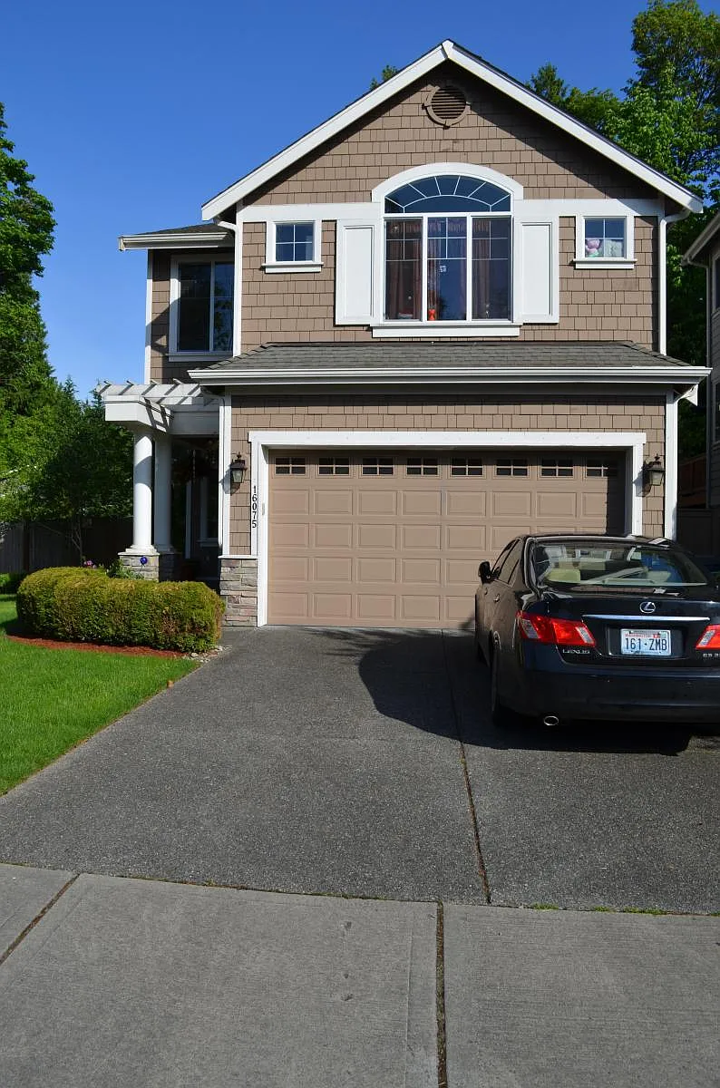 Front View from road - West Facing - 16075 NE 103rd St