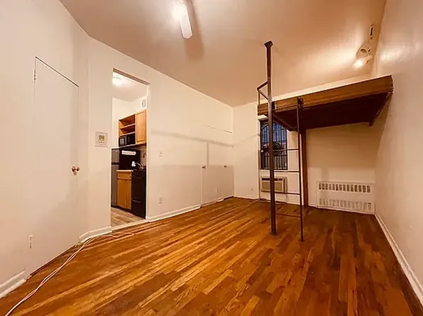 2790 Broadway image 1 of 10