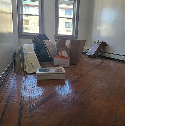 4th image of 138 Heckel St #1
