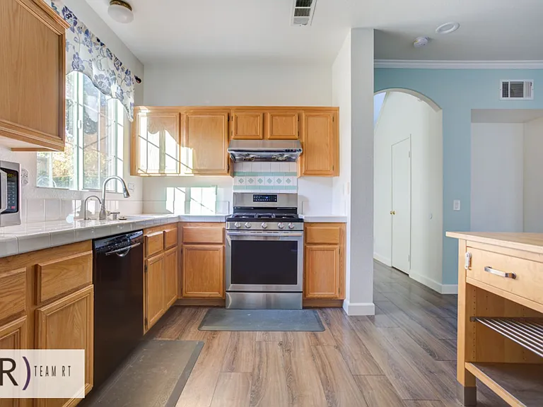 15984 Paul Ct — Photo 11
