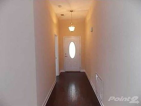 3rd image of 4985 Vizcaya Dr